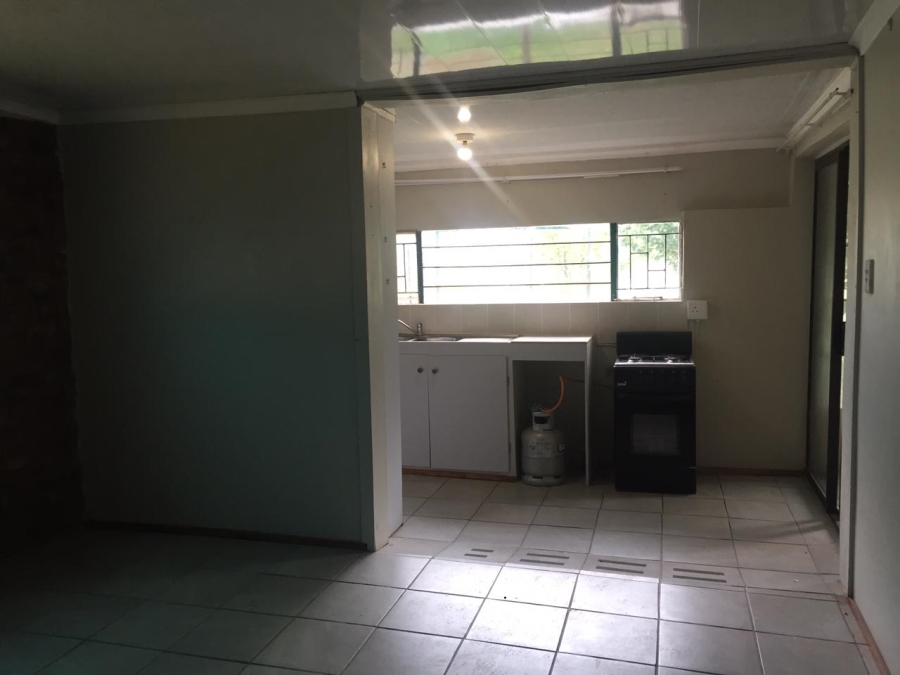 To Let 2 Bedroom Property for Rent in Vyfhoek A H North West